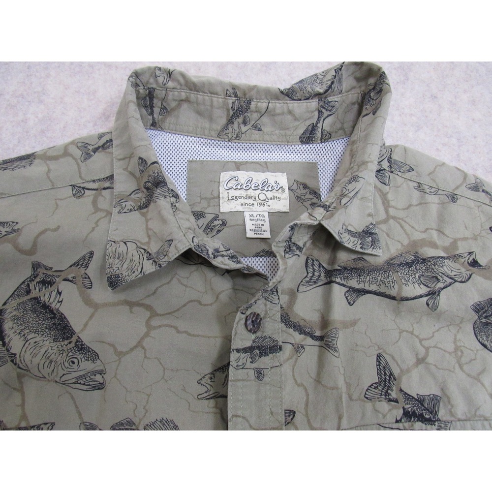 Cabelas Mens XL Fishing Shirt Bass Fish All Over Print Short Sleeve Ventilated‎